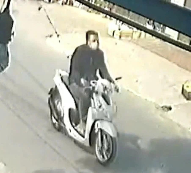 Nghi phạm s&aacute;t hại 2 người phụ nữ đ&atilde; ra đầu th&uacute; tại C&ocirc;ng an H&agrave; Nội - Ảnh 2.