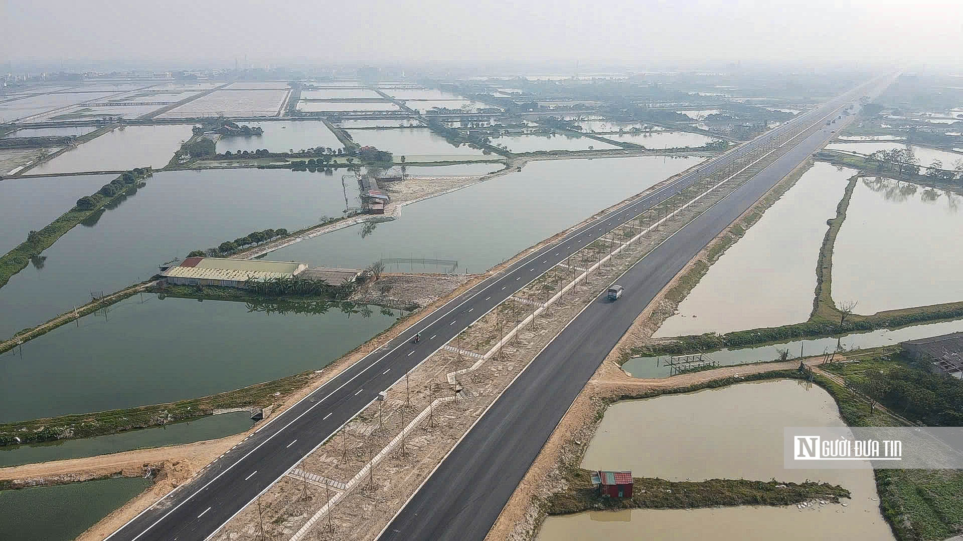 To&agrave;n cảnh tuyến đường trị gi&aacute; hơn 6.000 tỷ đồng ph&iacute;a Nam H&agrave; Nội trước ng&agrave;y th&ocirc;ng xe- Ảnh 1.