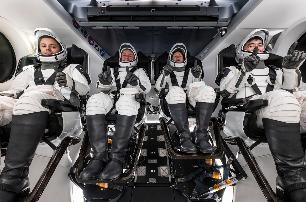 NASA lần đầu tiên đưa phi hành gia ISS về Trái đất vì lý do này - Ảnh 1.