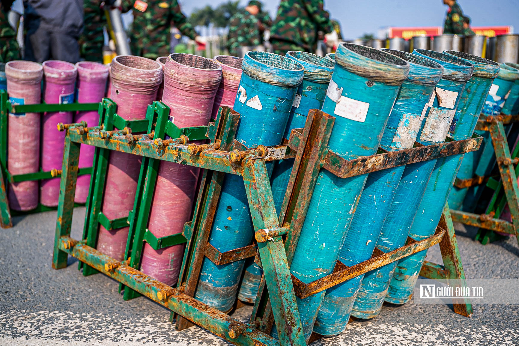 B&ecirc;n trong trận địa ph&aacute;o ch&agrave;o mừng th&agrave;nh c&ocirc;ng Đại hội XIV của Đảng  - Ảnh 11.