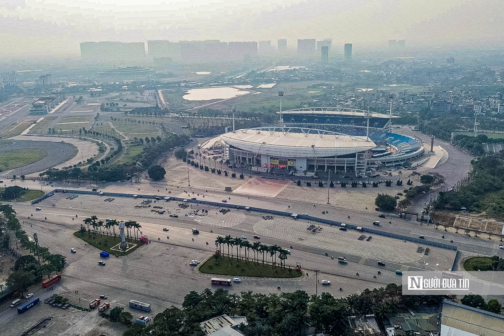 B&ecirc;n trong trận địa ph&aacute;o ch&agrave;o mừng th&agrave;nh c&ocirc;ng Đại hội XIV của Đảng  - Ảnh 1.