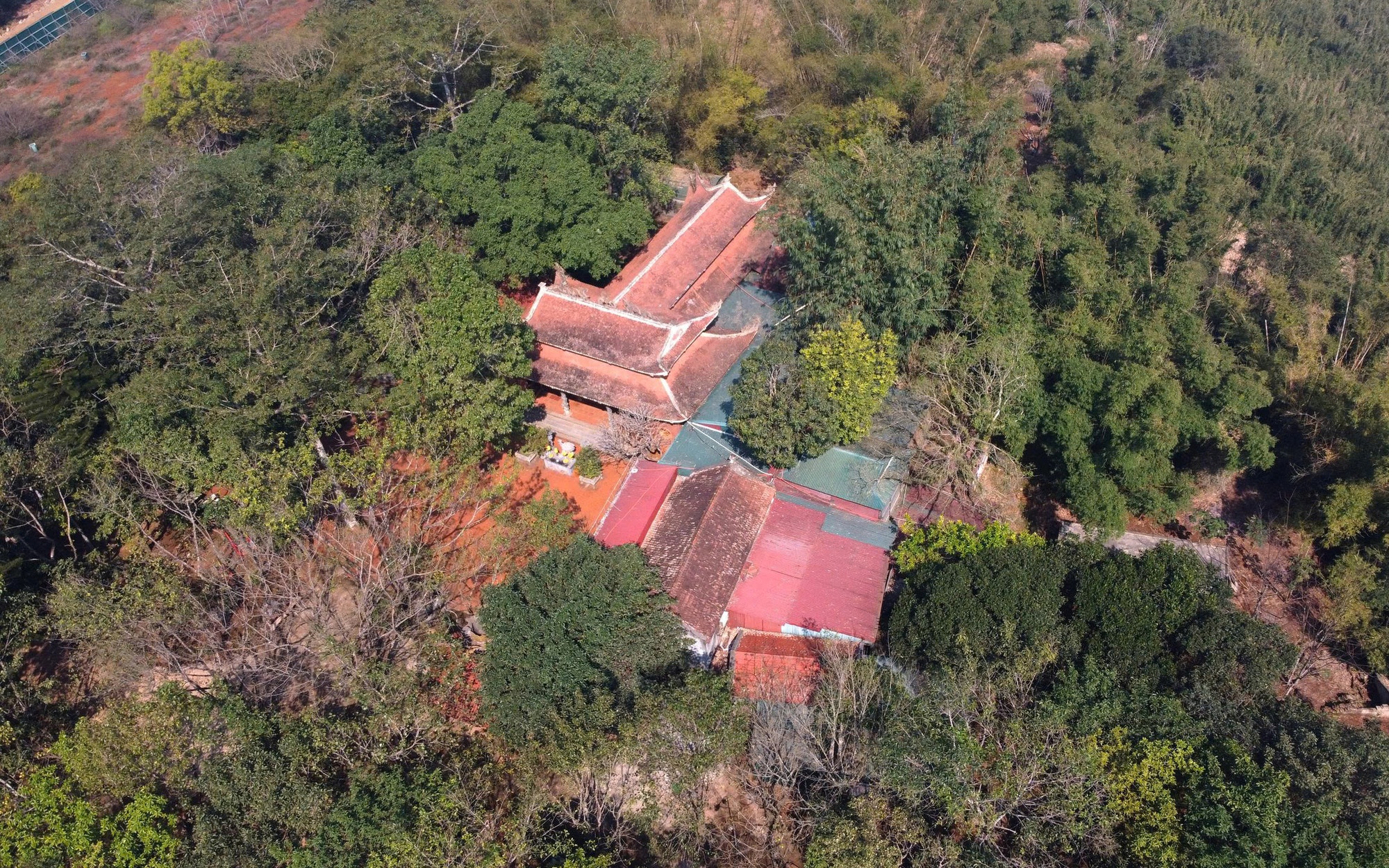 H&agrave;ng x&agrave; cừ trăm tuổi "độc nhất" tr&ecirc;n đường l&ecirc;n di t&iacute;ch Am Ti&ecirc;n  - Ảnh 10.