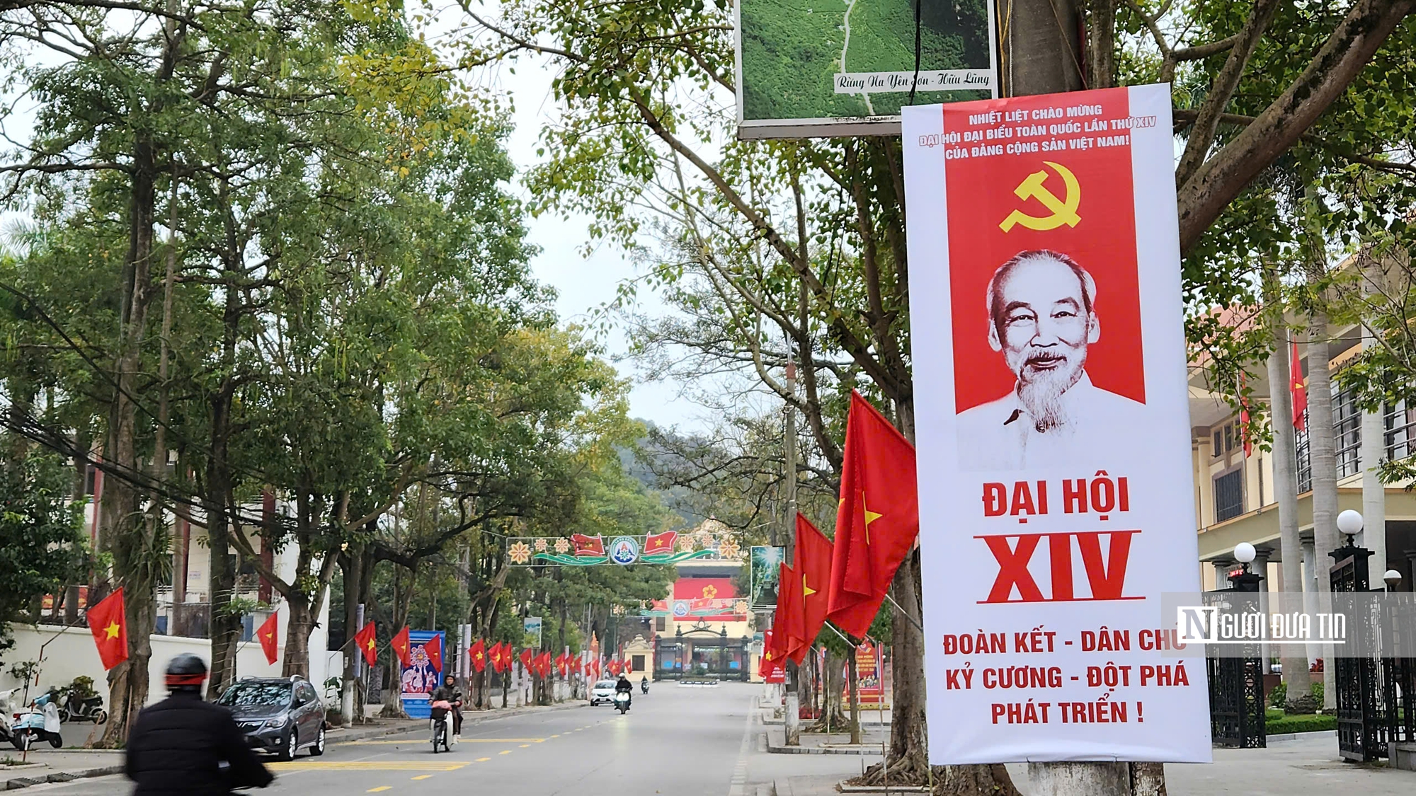 Kh&iacute; thế Đại hội XIV lan tỏa, Lạng Sơn rực rỡ cờ hoa- Ảnh 1.