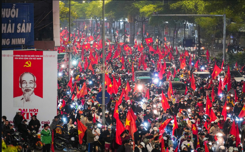 Đêm rực lửa ở Hà Nội, Tp.HCM mừng U23 Việt Nam vào bán kết U23 châu Á - Ảnh 14.