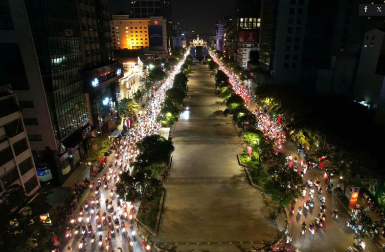 Đêm rực lửa ở Hà Nội, Tp.HCM mừng U23 Việt Nam vào bán kết U23 châu Á - Ảnh 10.