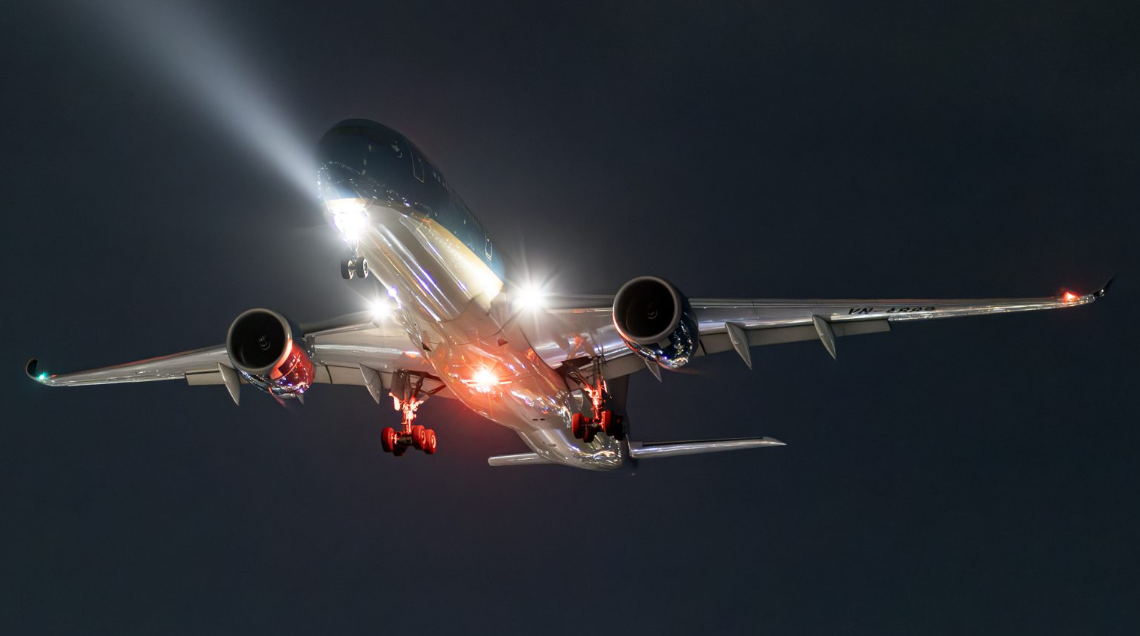 Kéo dài khai thác bay đêm tại sân bay dịp Tết Bính Ngọ - Ảnh 1.