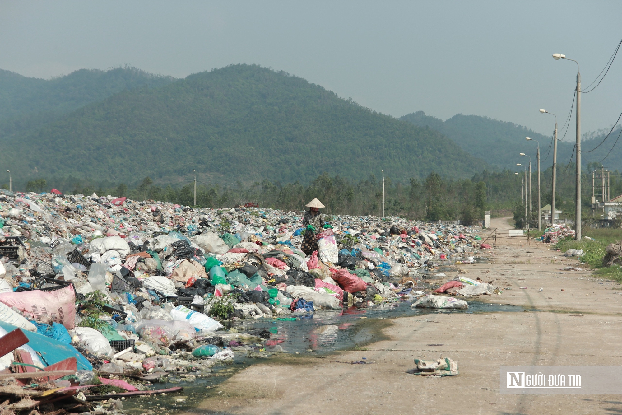 B&atilde;i r&aacute;c thải hết hạn: Cấp thiết việc x&acirc;y dựng nh&agrave; m&aacute;y xử l&yacute; chất thải- Ảnh 3.