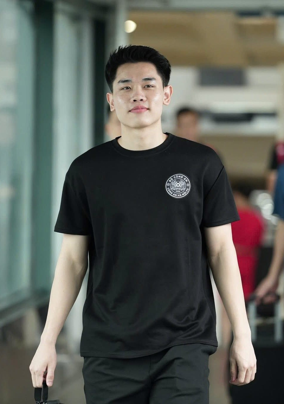 Tiền vệ Nguyễn Đình Bắc: Cực đơn giản mà chất giữa đời thường- Ảnh 4.