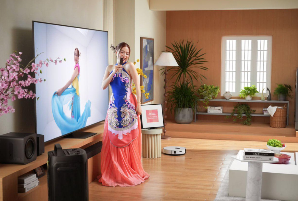 Loạt thành tích ấn tượng của Hoàng Thuỳ Linh cùng Rực Rỡ 30 - Ảnh 2.