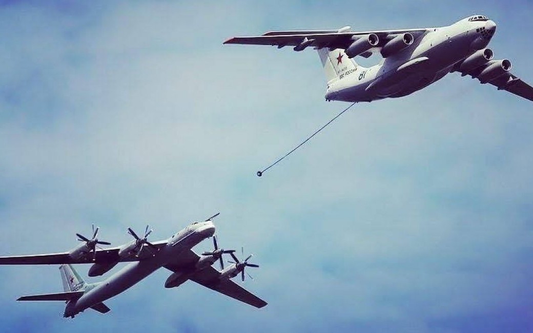 Iskander-M &ldquo;kh&oacute;a mục ti&ecirc;u&rdquo; Patriot: Video h&eacute; lộ đ&ograve;n đ&aacute;nh xuy&ecirc;n thủng l&aacute; chắn của Ukraine - Ảnh 1.