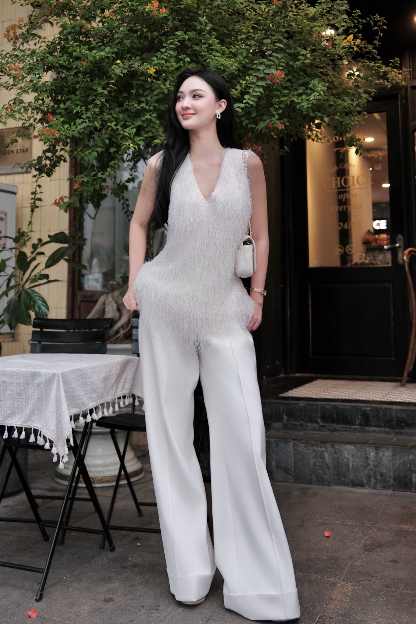 Nhan sắc vạn người mê của người đẹp quê Đắk Lắk đang được "đẩy thuyền" với cầu thủ Đình Bắc - Ảnh 16.