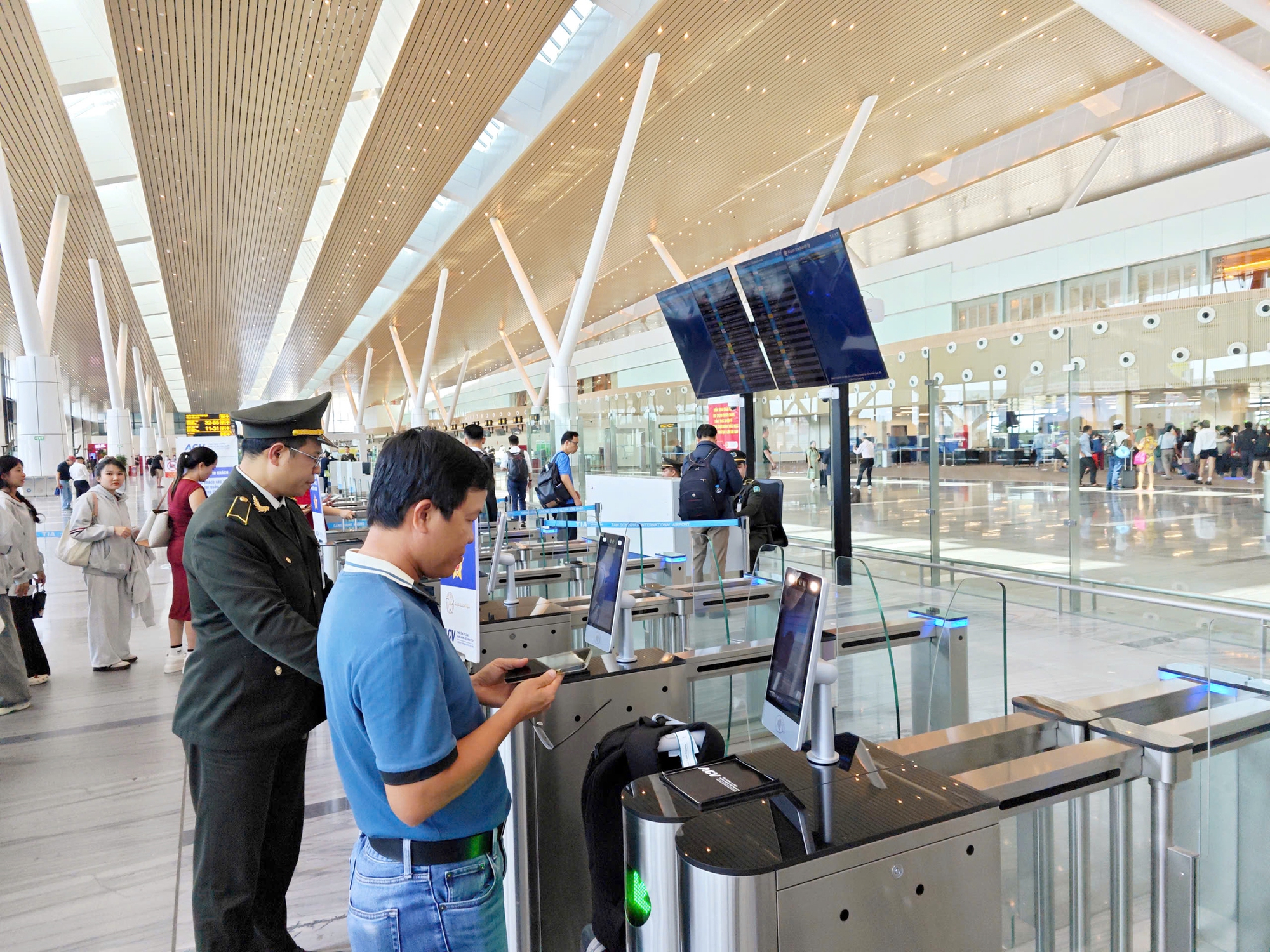 Bay Tết năm nay khác gì? Những bí kíp bay nhanh, đỡ mệt - Ảnh 1.