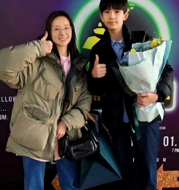 Bị quay lưng v&igrave; ồn &agrave;o ly h&ocirc;n, n&agrave;ng "ngọc nữ" từng được cả showbiz n&acirc;ng niu nay chọn l&agrave;m mẹ đơn th&acirc;n - Ảnh 10.