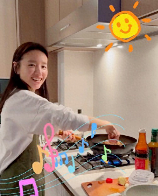 Bị quay lưng vì ồn ào ly hôn, nàng "ngọc nữ" từng được cả showbiz nâng niu nay chọn làm mẹ đơn thân - Ảnh 6.