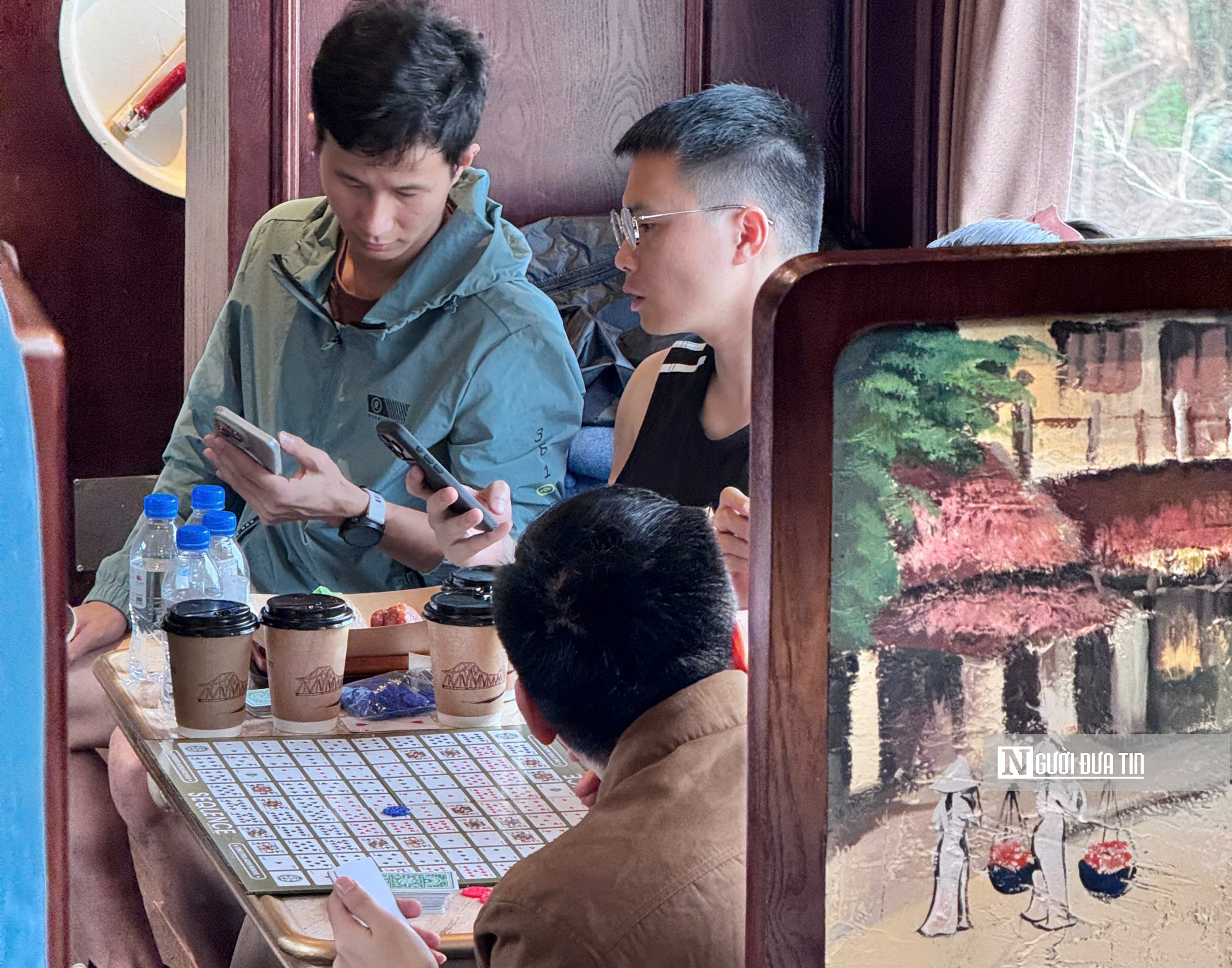 Chuyến t&agrave;u &ldquo;H&agrave; Nội 5 cửa &ocirc;&rdquo; h&uacute;t kh&aacute;ch, du kh&aacute;ch h&agrave;o hứng trải nghiệm- Ảnh 6.