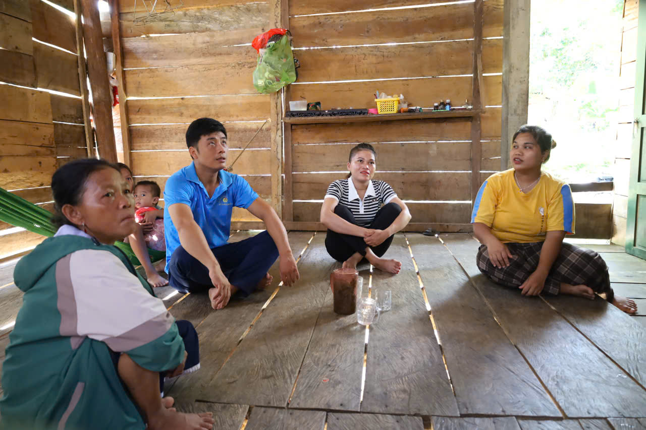 Cách làm của những nữ “thủ lĩnh” giúp người dân thoát khỏi đói nghèo, lạc hậu- Ảnh 4.