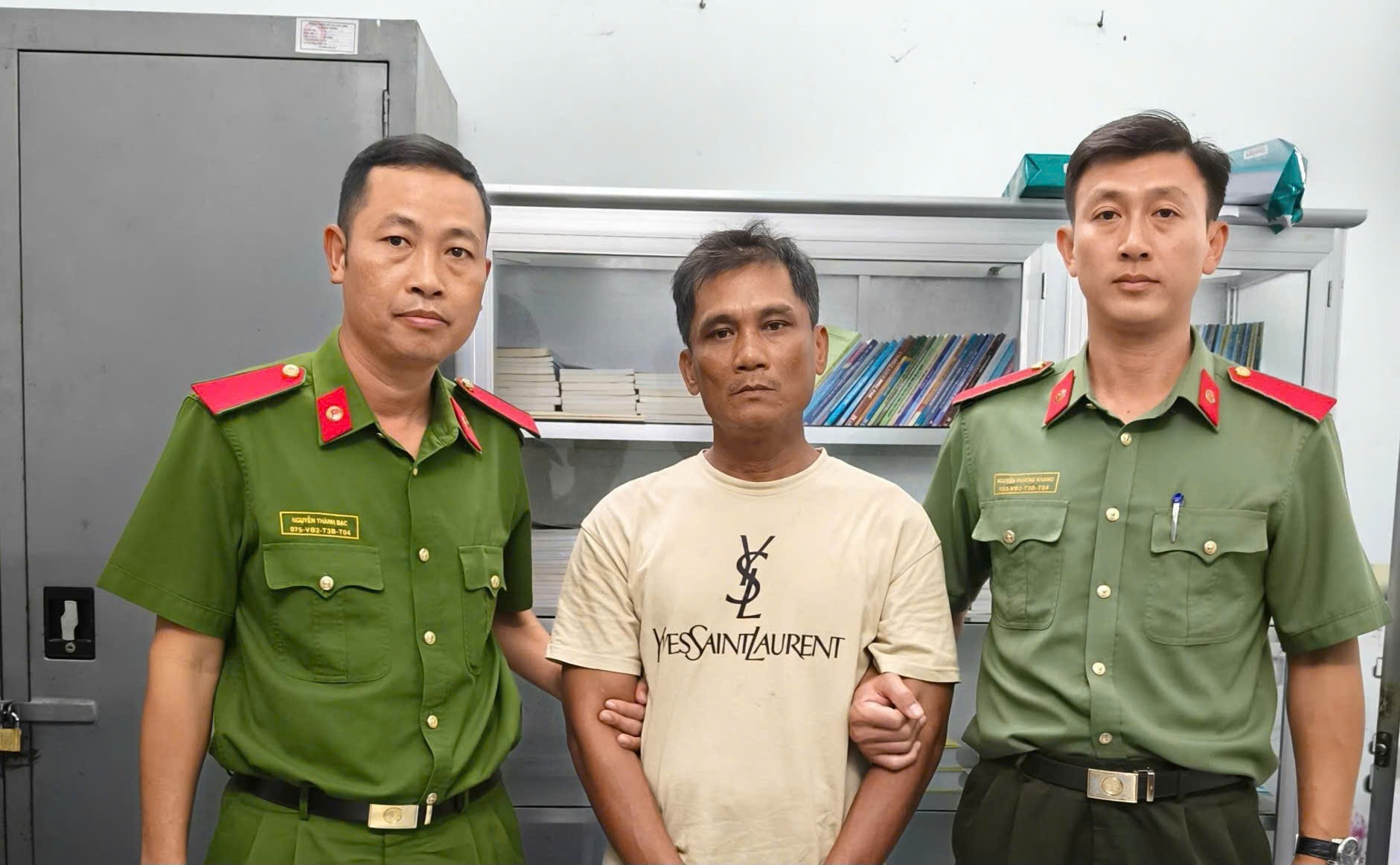 Khởi tố 2 thuyền trưởng đưa tàu cá đánh bắt ở vùng biển nước ngoài- Ảnh 2. Khởi tố 2 thuyền trưởng đưa tàu cá đánh bắt ở vùng biển nước ngoài- Ảnh 2.