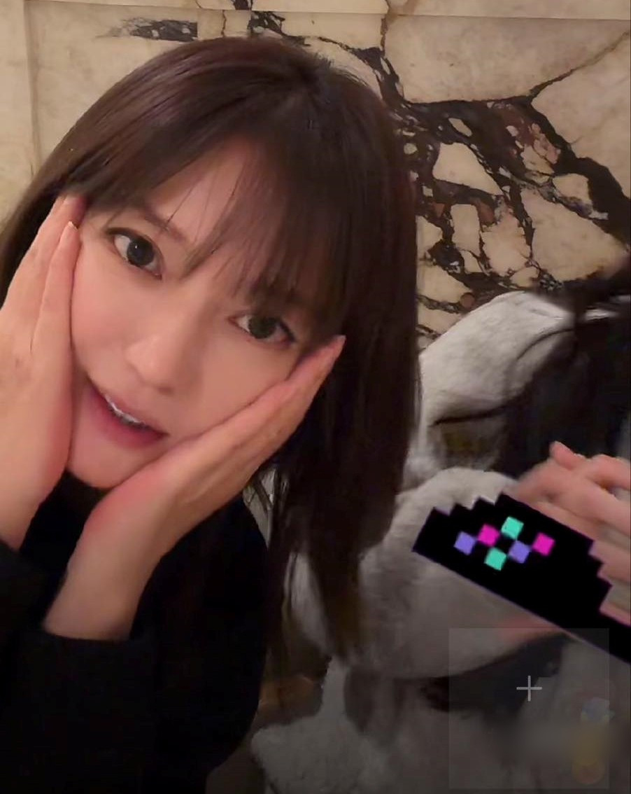 Triệu Vy hết bị cấm sóng - Ảnh 1.