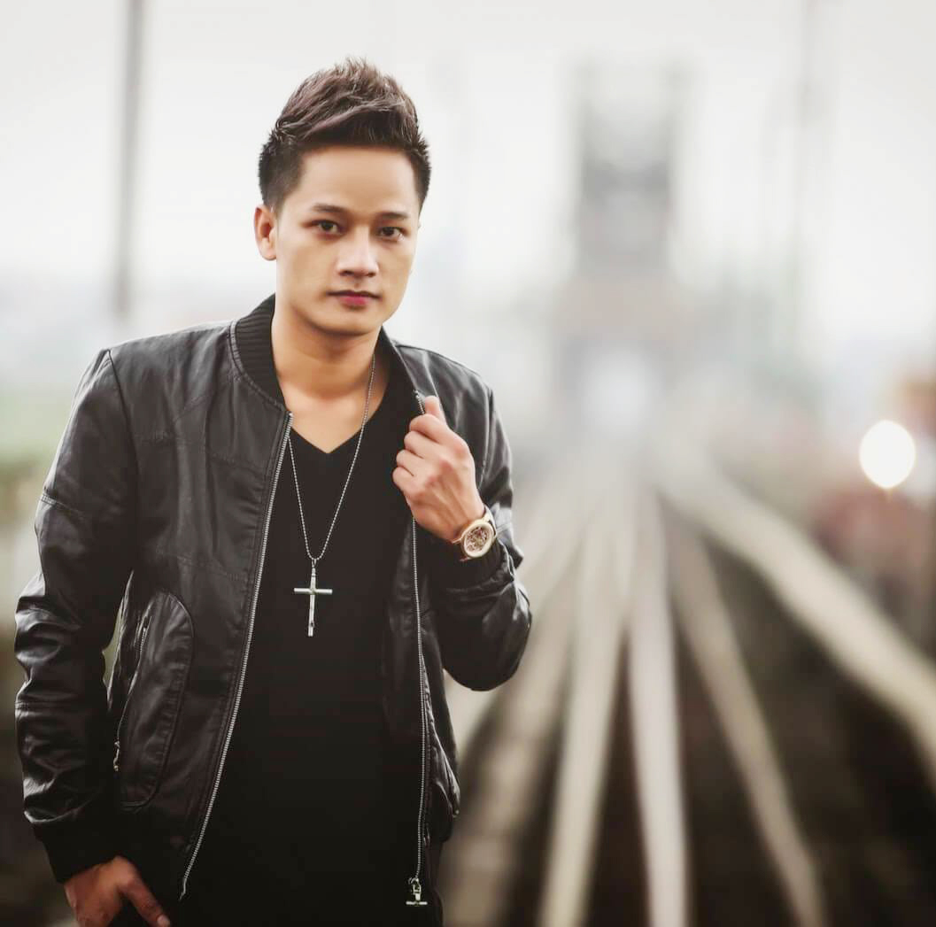 Anh Quân Idol: Giọng ca đứng sau loạt hit quốc dân nhưng ít ai biết mặt - Ảnh 2.