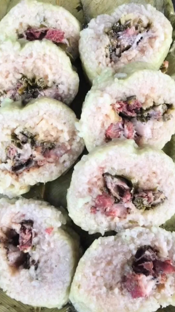 Đặc sản độc đáo: Bánh chưng nhân cá chép - nghe tưởng đùa nhưng thật sự tồn tại- Ảnh 7. Đặc sản độc đáo: Bánh chưng nhân cá chép - nghe tưởng đùa nhưng thật sự tồn tại- Ảnh 7.