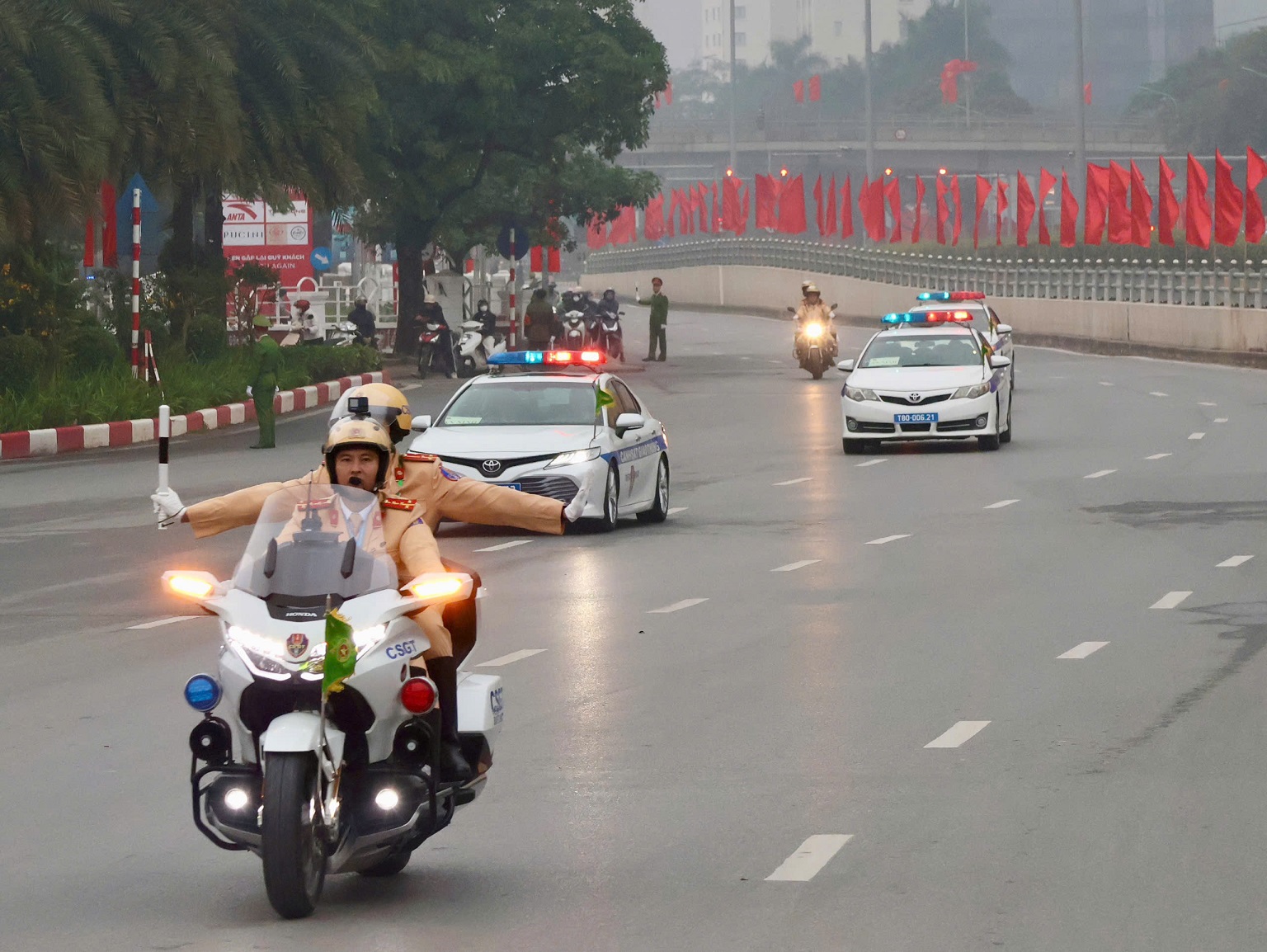 Thông báo điều chỉnh phân luồng giao thông và tổ chức hướng đi cho các loại phương tiện phục vụ Đại hội đại biểu toàn quốc lần thứ XIV của Đảng - Ảnh 1.