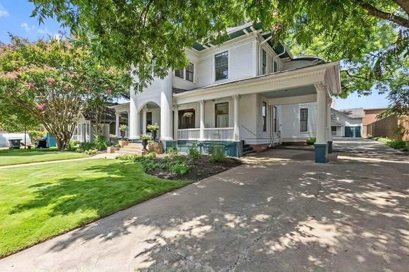 "Hoa hậu giàu bậc nhất Việt Nam": Mới tậu biệt thự gần 8.000m2 ở Mỹ  - Ảnh 6.