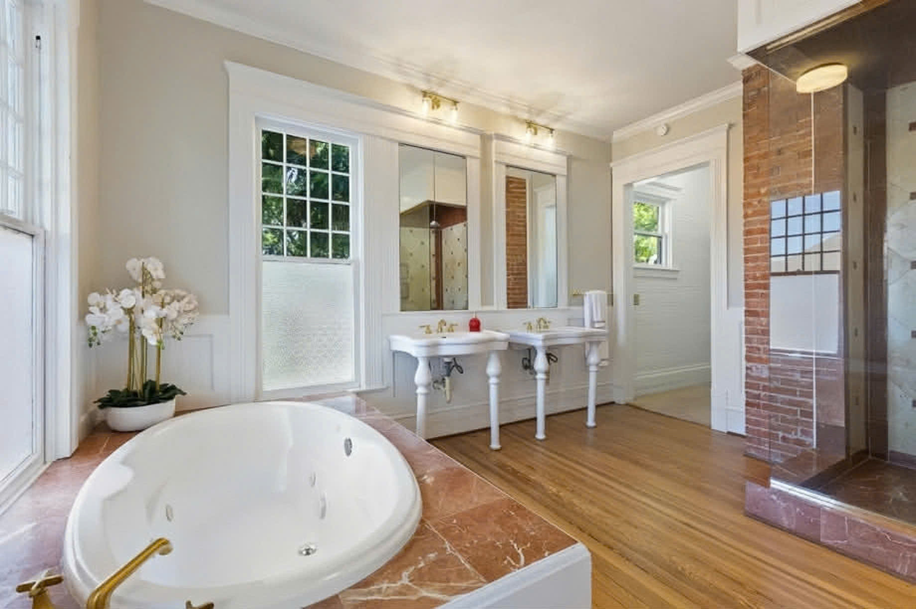 "Hoa hậu giàu bậc nhất Việt Nam": Mới tậu biệt thự gần 8.000m2 ở Mỹ  - Ảnh 13.