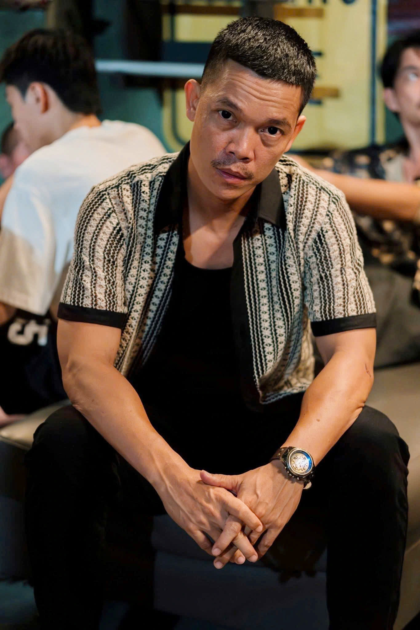 Nam diễn viên "trăm tỷ" chuyên trị vai phản diện, đời thực hiền lành, ít nói - Ảnh 1.