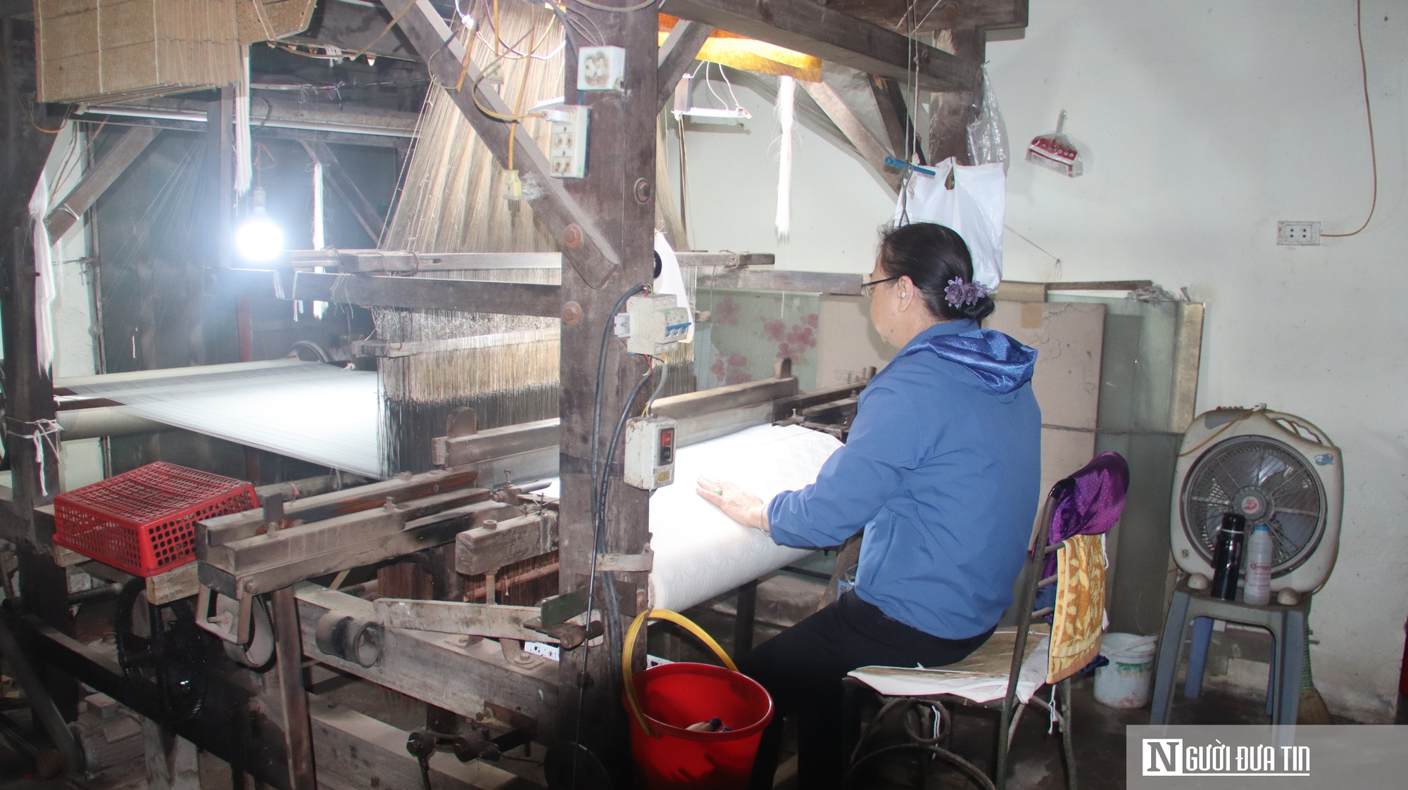 Thu nhập thấp, người trẻ không còn mặn mà với nghề dệt lụa - Ảnh 9.