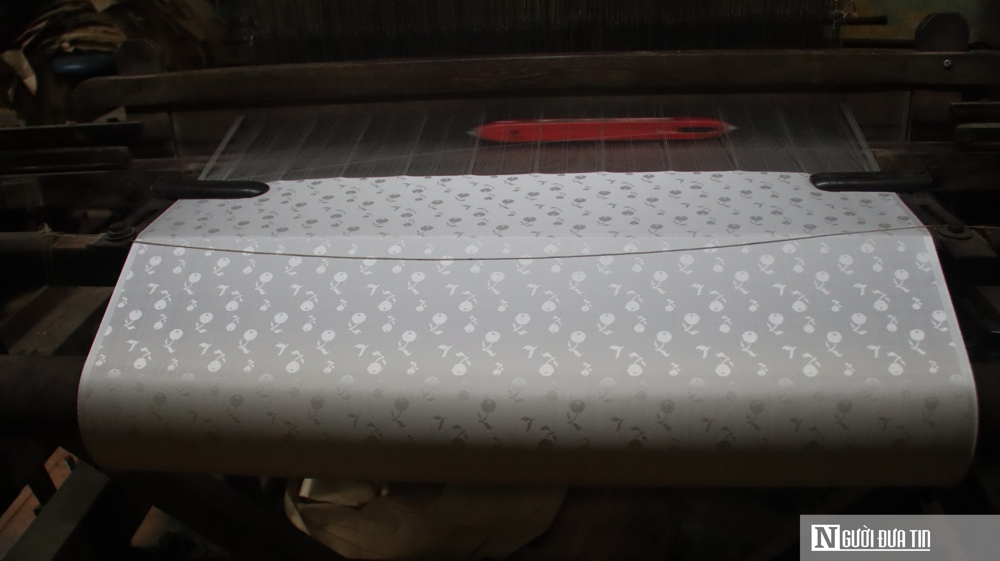 Thu nhập thấp, người trẻ không còn mặn mà với nghề dệt lụa - Ảnh 14.