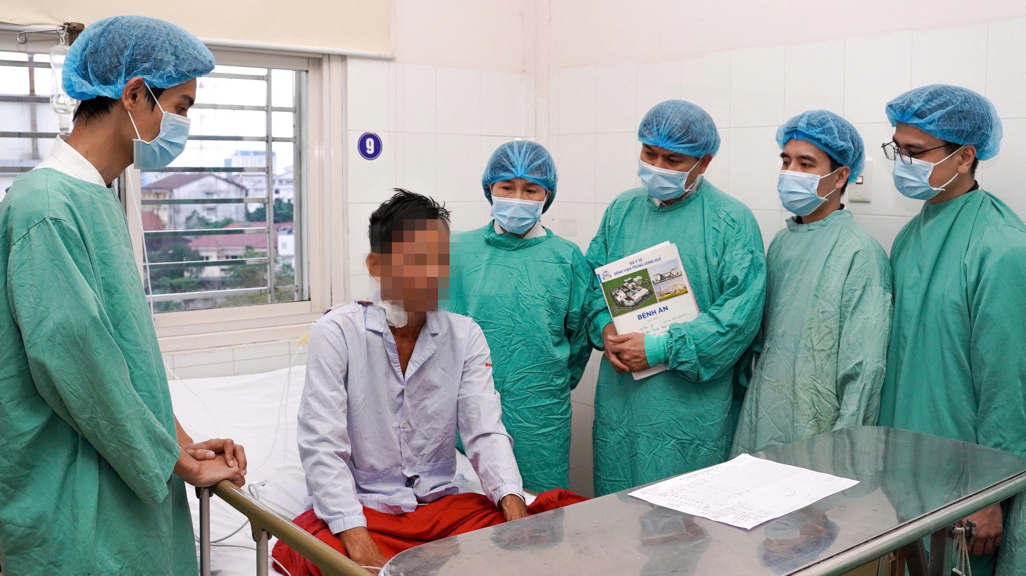 Kỳ tích y học tại Huế: Ca mổ chỉ 2 nơi trên thế giới làm được - Ảnh 1.