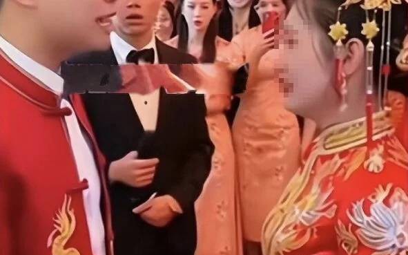 Con g&aacute;i 27 tuổi lấy chồng U80 tuổi, bố mẹ "kh&oacute;c như mưa" đi đưa d&acirc;u - Ảnh 4.