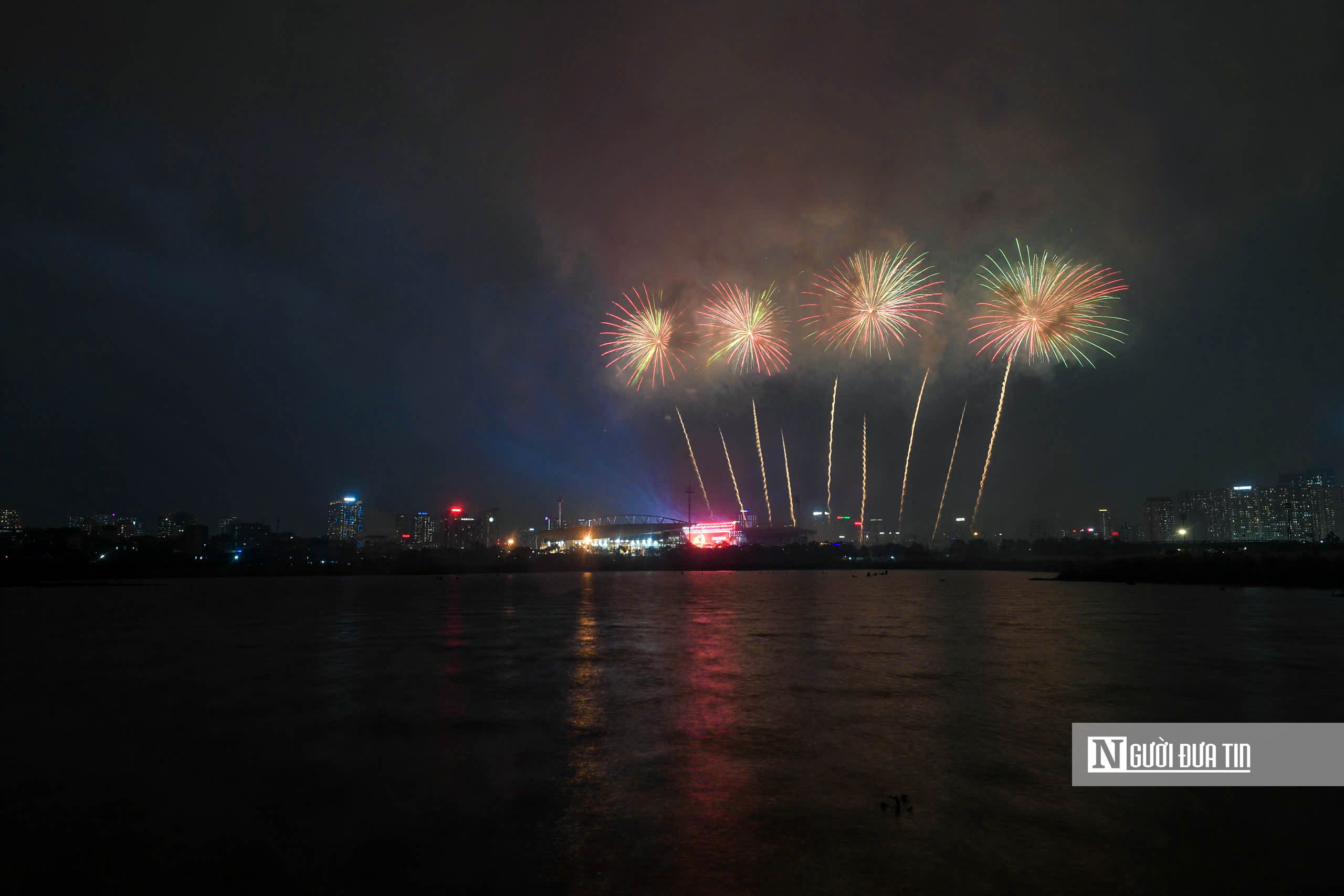 M&atilde;n nh&atilde;n m&agrave;n tổng duyệt ph&aacute;o hoa - Ảnh 1.