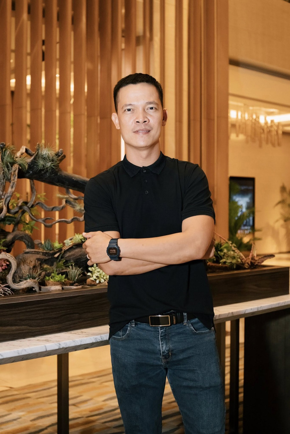 Nam diễn viên "trăm tỷ" chuyên trị vai phản diện, đời thực hiền lành, ít nói - Ảnh 2.