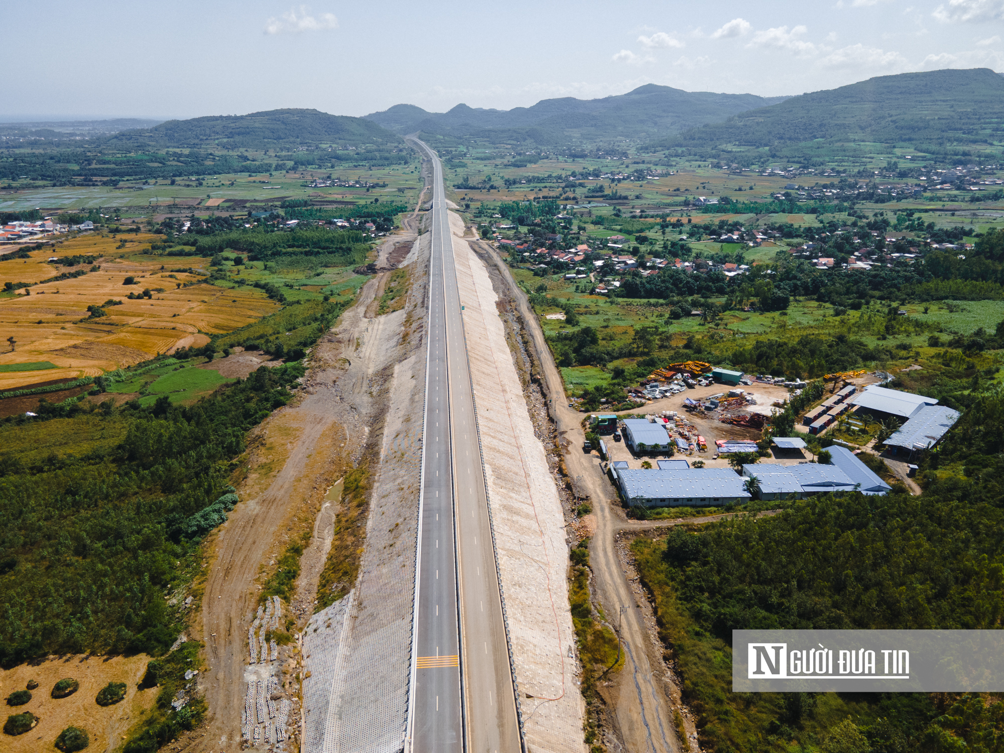 Cận cảnh cao tốc gần 11.000 tỷ đồng có cầu vượt sông, hầm thông núi qua tỉnh Đắk Lắk- Ảnh 21. Cận cảnh cao tốc gần 11.000 tỷ đồng có cầu vượt sông, hầm thông núi qua tỉnh Đắk Lắk- Ảnh 21.
