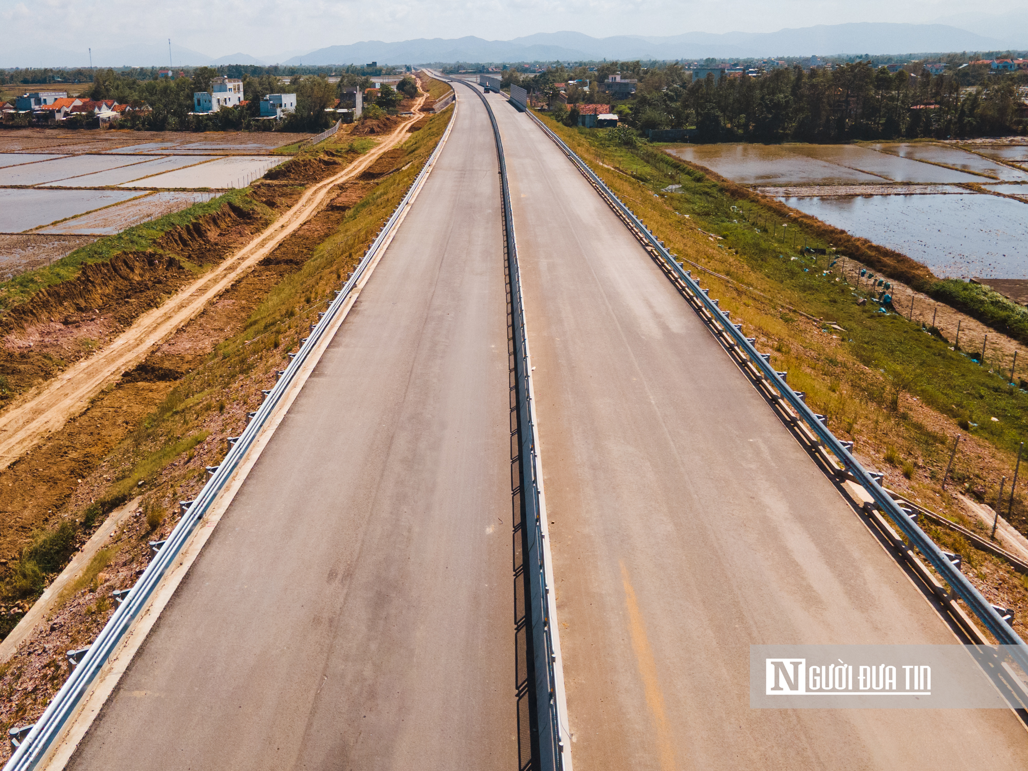 Cận cảnh cao tốc gần 11.000 tỷ đồng có cầu vượt sông, hầm thông núi qua tỉnh Đắk Lắk- Ảnh 20. Cận cảnh cao tốc gần 11.000 tỷ đồng có cầu vượt sông, hầm thông núi qua tỉnh Đắk Lắk- Ảnh 20.