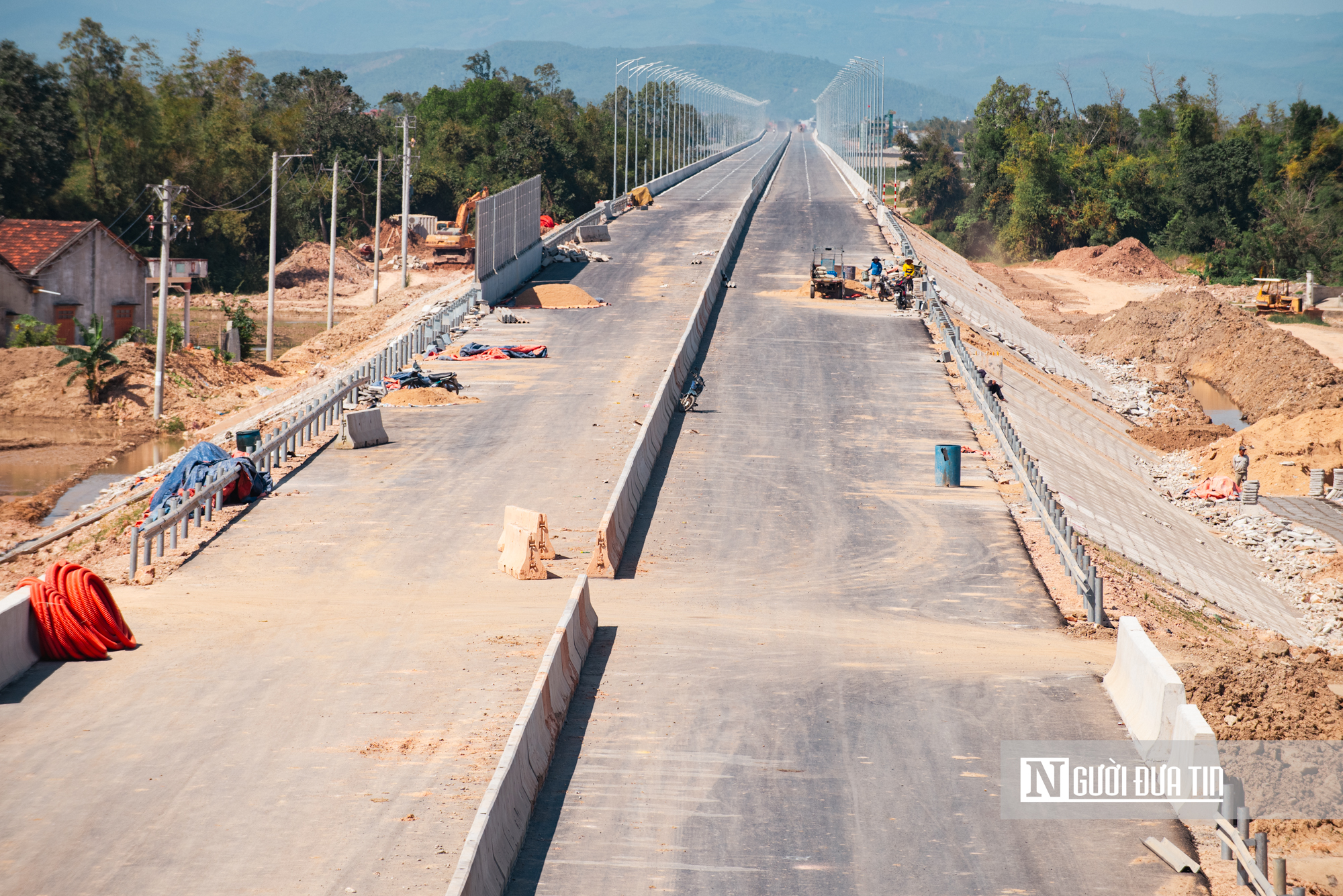 Cận cảnh cao tốc gần 11.000 tỷ đồng có cầu vượt sông, hầm thông núi qua tỉnh Đắk Lắk- Ảnh 4. Cận cảnh cao tốc gần 11.000 tỷ đồng có cầu vượt sông, hầm thông núi qua tỉnh Đắk Lắk- Ảnh 4.
