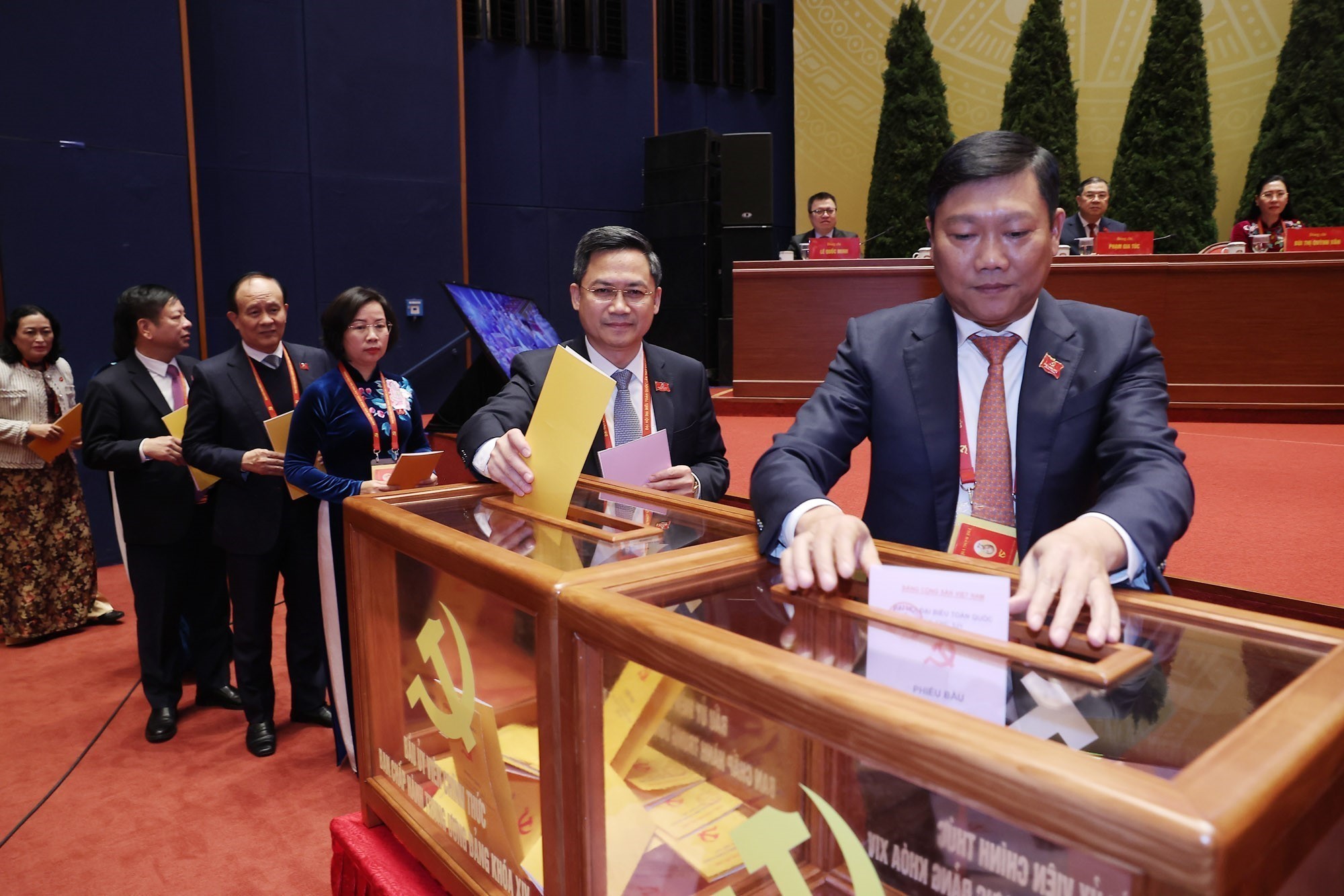 Đại hội XIV của Đảng: Bầu 200 Uỷ viên Ban Chấp hành Trung ương khóa XIV - Ảnh 7.