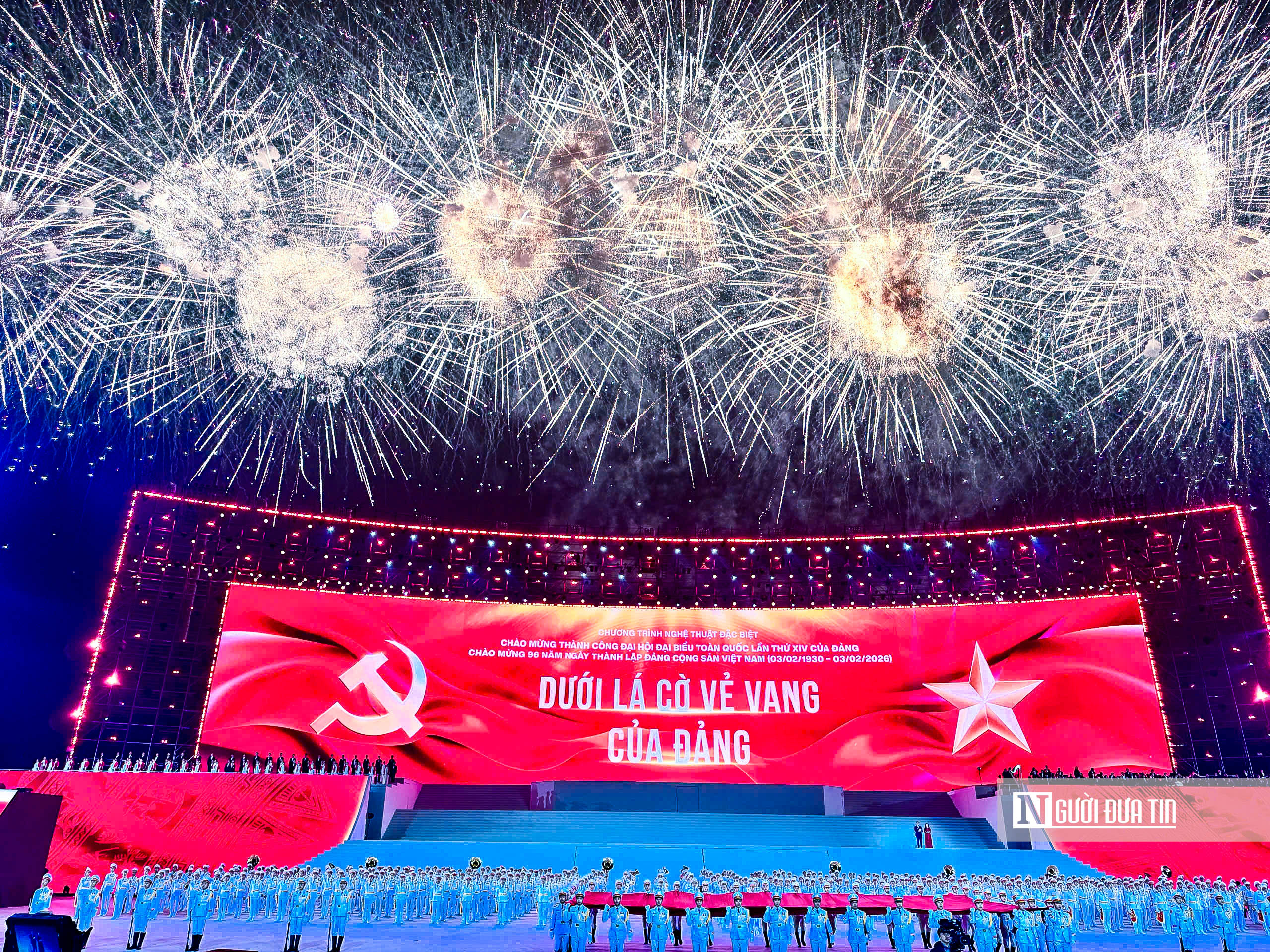 Ph&aacute;o hoa rực rỡ, nghệ thuật thăng hoa mừng th&agrave;nh c&ocirc;ng Đại hội Đảng XIV- Ảnh 18.