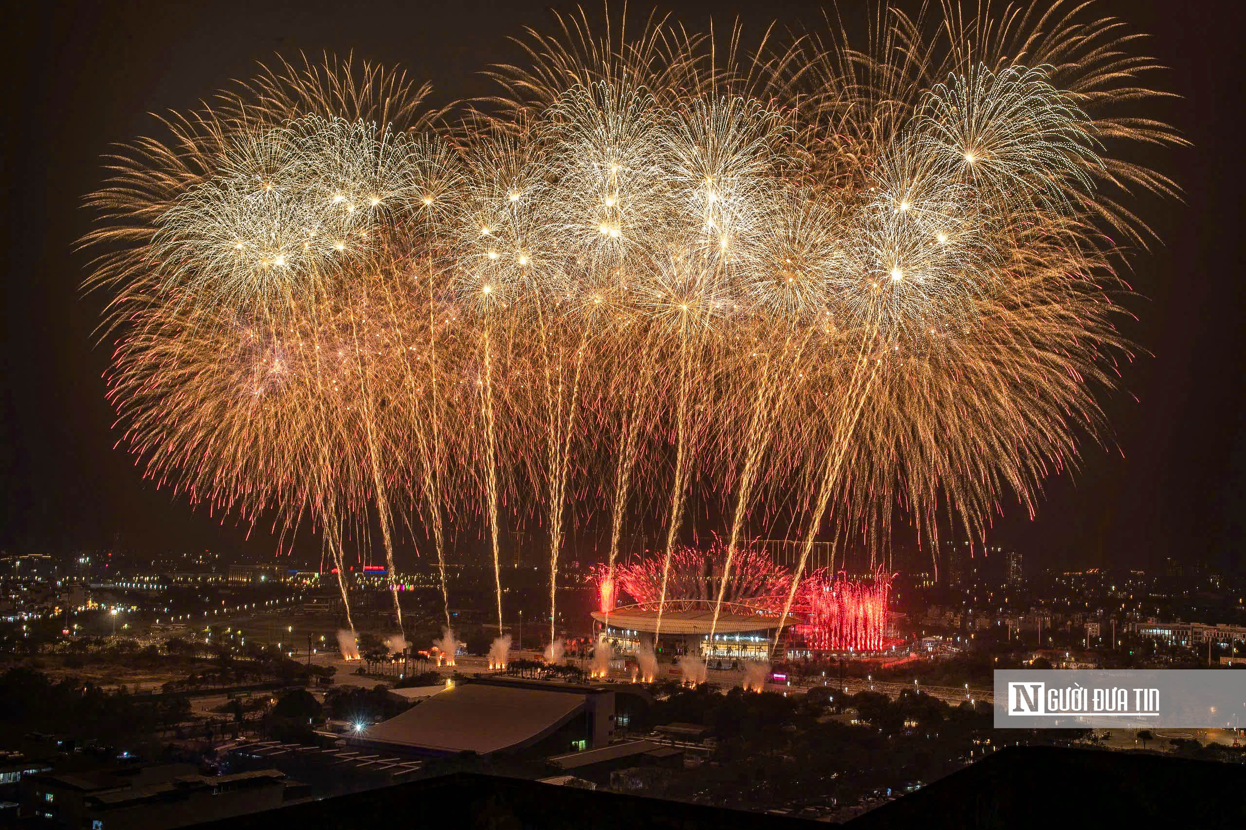 Ph&aacute;o hoa rực rỡ, nghệ thuật thăng hoa mừng th&agrave;nh c&ocirc;ng Đại hội Đảng XIV- Ảnh 20.