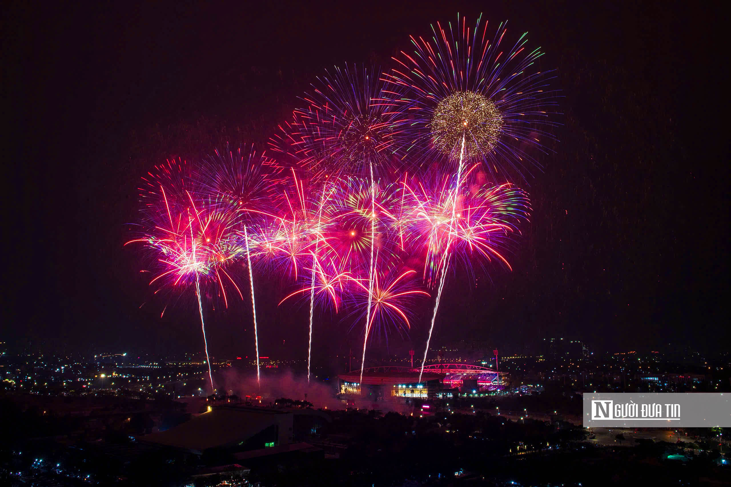 Ph&aacute;o hoa rực rỡ, nghệ thuật thăng hoa mừng th&agrave;nh c&ocirc;ng Đại hội Đảng XIV- Ảnh 28.