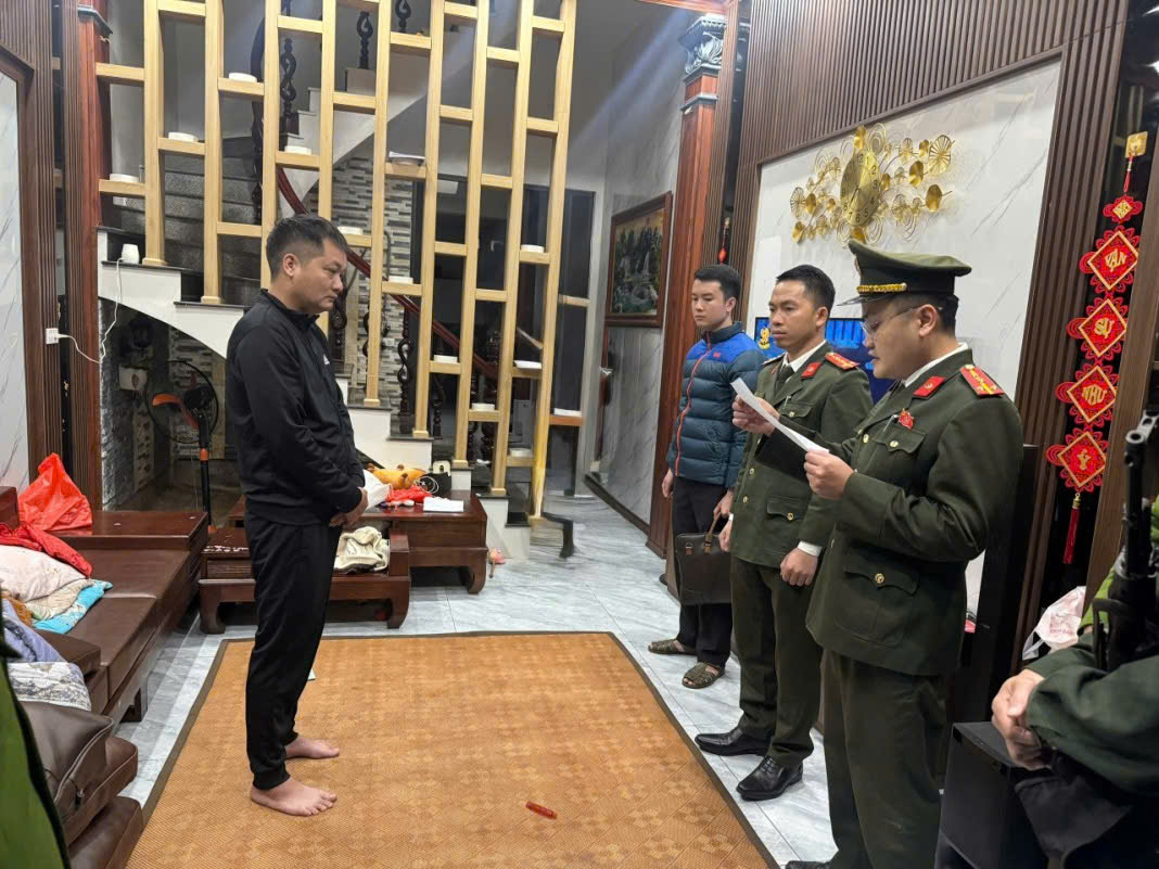 Cuộc đấu trí gần một năm bóc trần đường dây mua bán hàng chục tấn mỹ phẩm giả “siêu rẻ”- Ảnh 3. Cuộc đấu trí gần một năm bóc trần đường dây mua bán hàng chục tấn mỹ phẩm giả “siêu rẻ”- Ảnh 3.