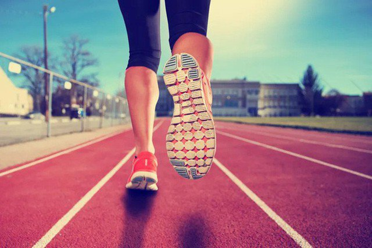 Người đàn ông 52 tuổi tử vong vì ngày nào cũng chạy bộ 5km theo cách "chẳng giống ai" - Ảnh 1.