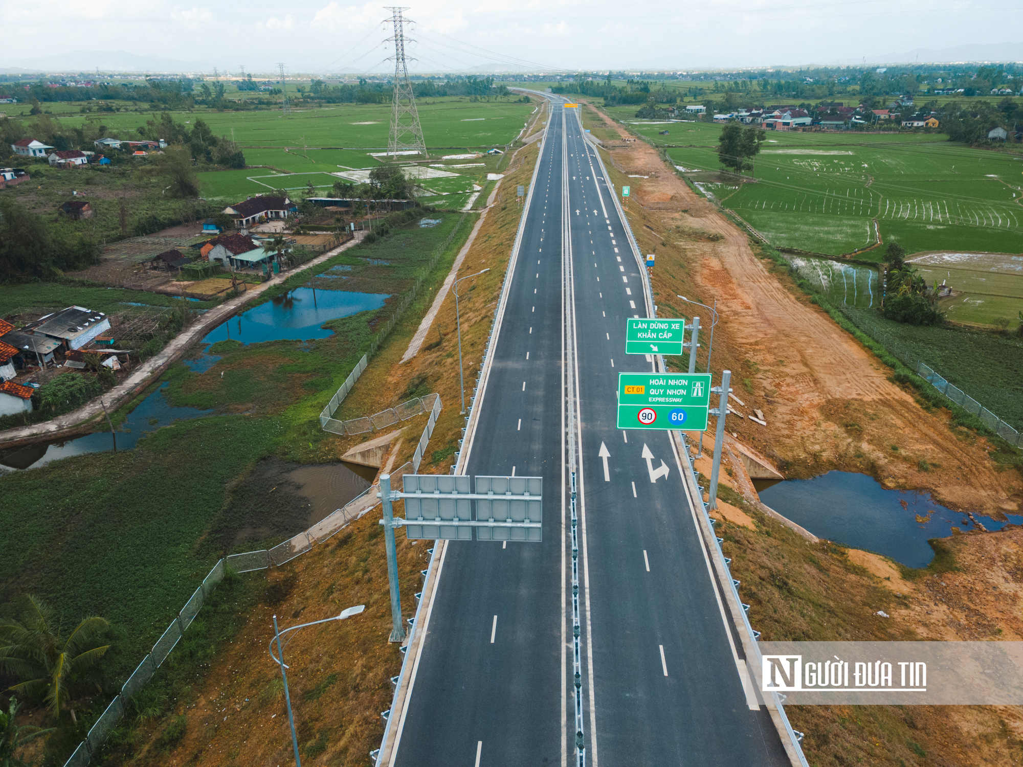 Cận cảnh tuyến cao tốc qua Gia Lai hơn 12.400 tỷ đồng, sẵn s&agrave;ng th&ocirc;ng xe dịp Tết- Ảnh 1.