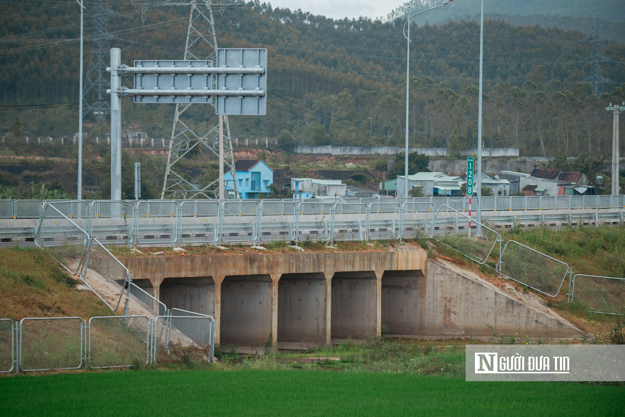 Cận cảnh tuyến cao tốc qua Gia Lai hơn 12.400 tỷ đồng, sẵn s&agrave;ng th&ocirc;ng xe dịp Tết- Ảnh 13.