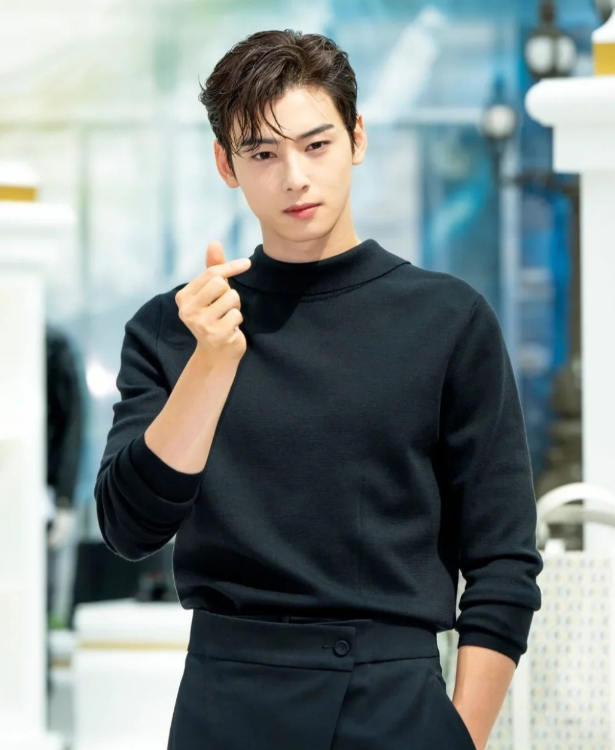 Dính nghi án trốn thuế, nam ca sĩ đối diện án tù 5 năm, phạt 1,8 nghìn tỷ đồng - Ảnh 1.