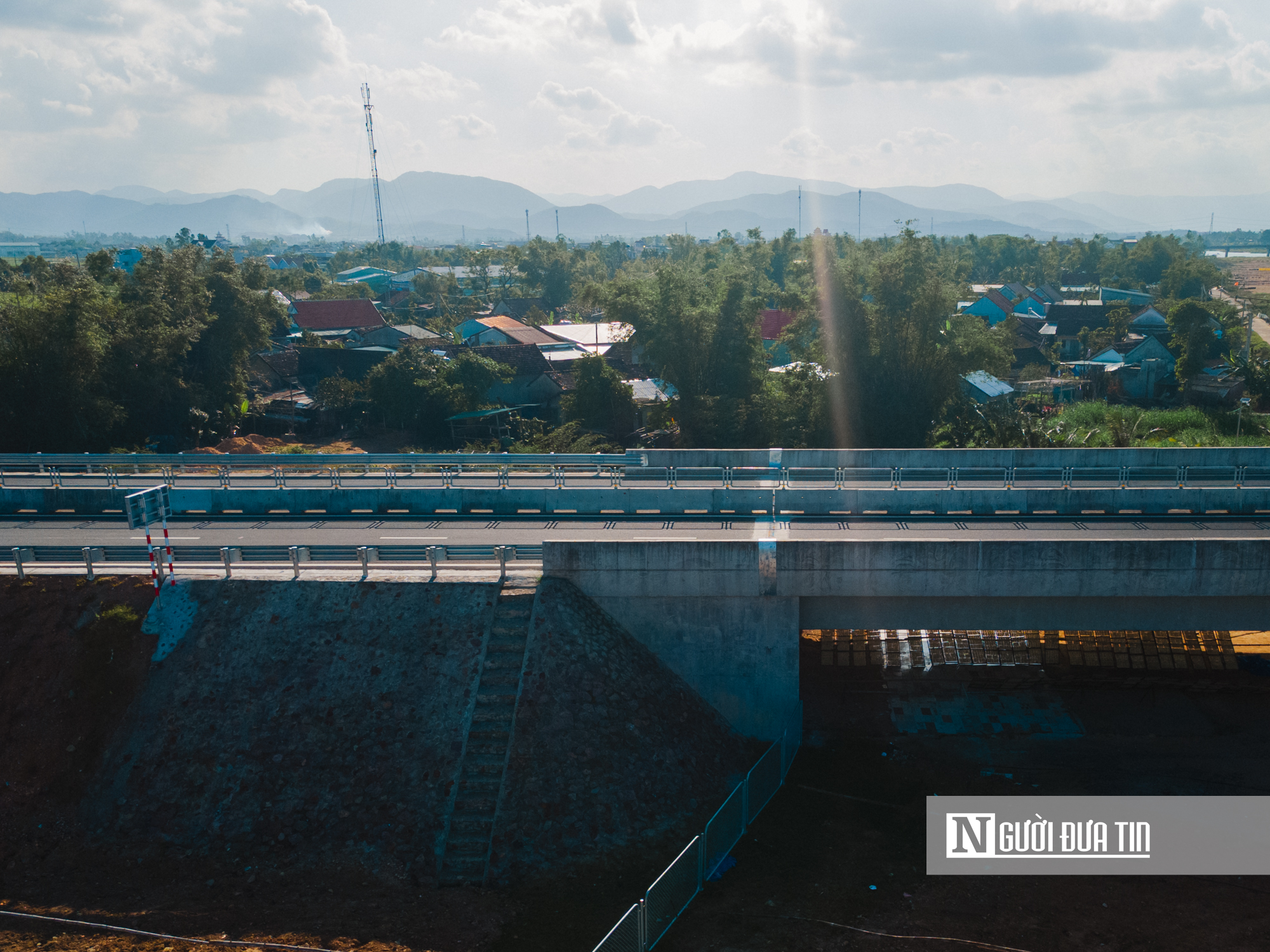 Cận cảnh tuyến cao tốc qua Gia Lai hơn 12.400 tỷ đồng, sẵn s&agrave;ng th&ocirc;ng xe dịp Tết- Ảnh 3.