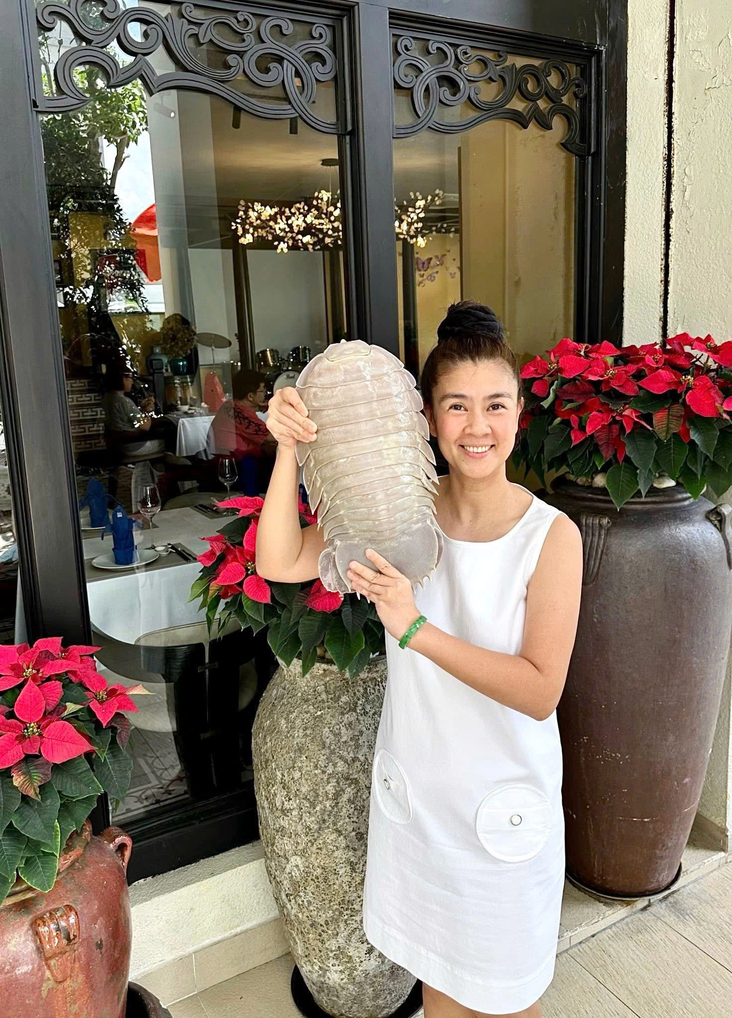 Nữ diễn viên Kim Thư gây bất ngờ với diện mạo hoàn toàn khác lạ ở tuổi U50- Ảnh 4.