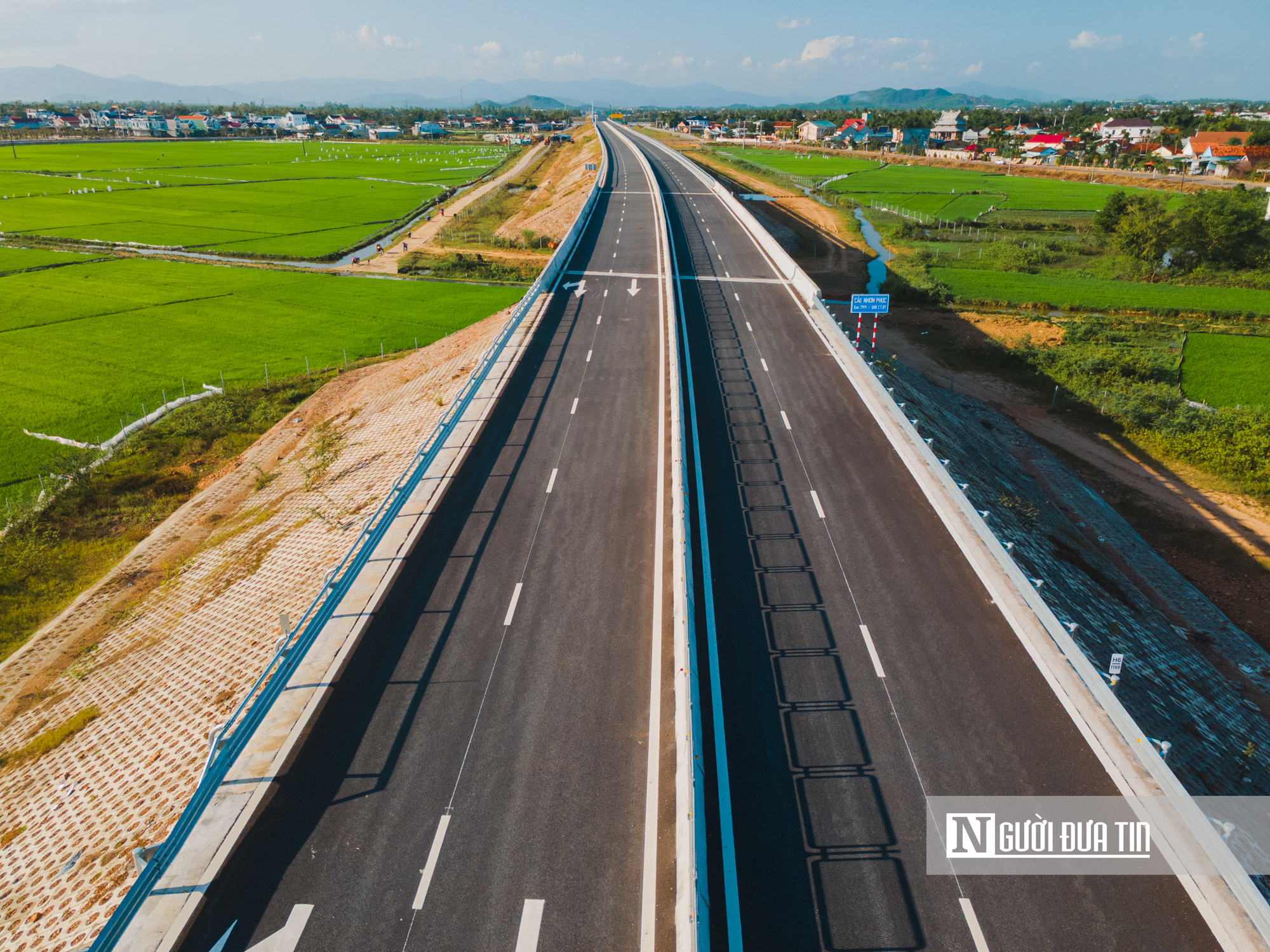 Cận cảnh tuyến cao tốc qua Gia Lai hơn 12.400 tỷ đồng, sẵn s&agrave;ng th&ocirc;ng xe dịp Tết- Ảnh 10.