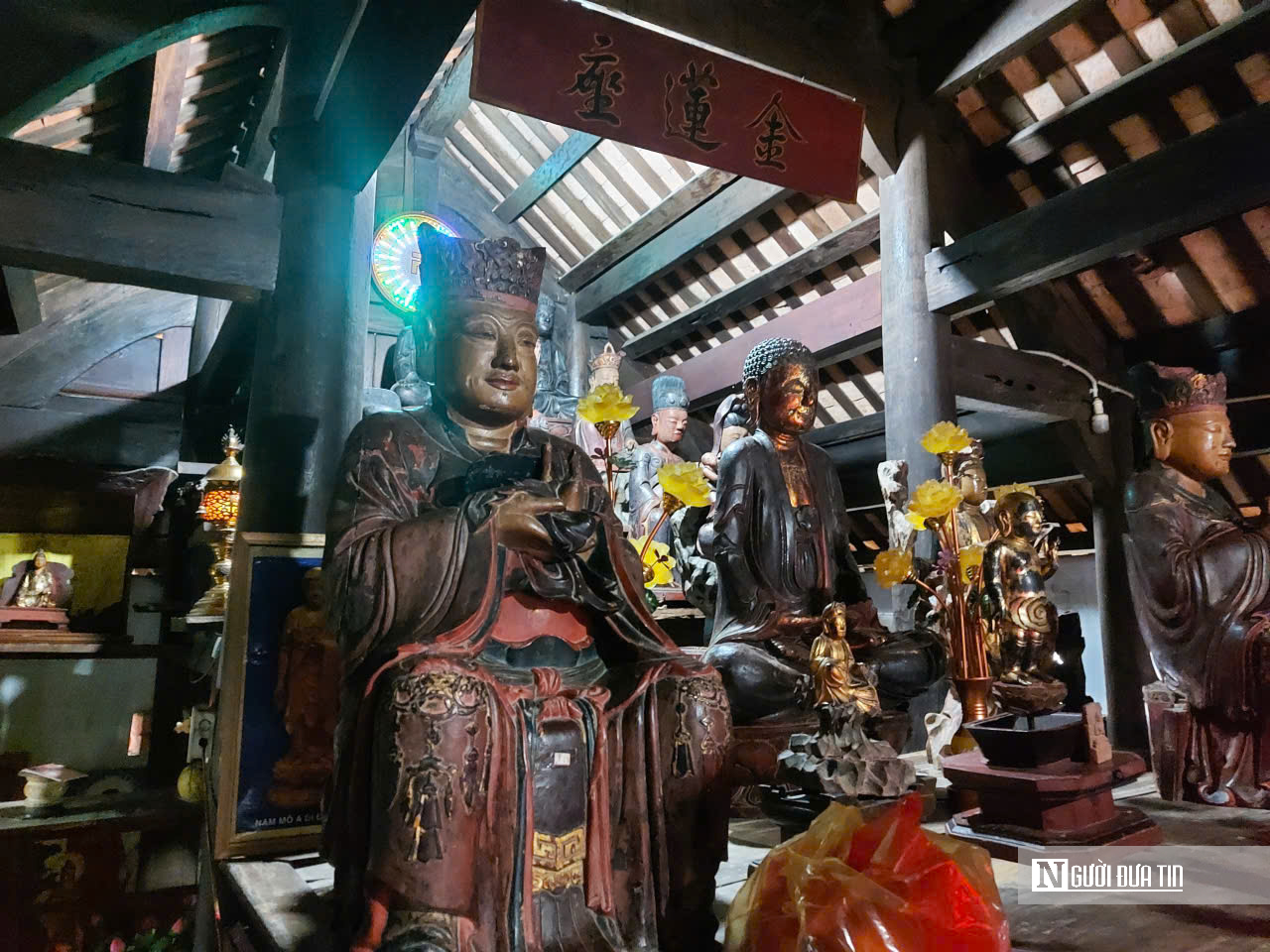 Cận cảnh cụm di tích lưu giữ hơn 200 bản khắc kinh mộc cổ vô cùng độc đáo- Ảnh 4. Cận cảnh cụm di tích lưu giữ hơn 200 bản khắc kinh mộc cổ vô cùng độc đáo- Ảnh 4.